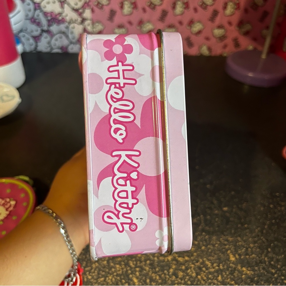 Hello Kitty Tin Box - Picture 8 of 9